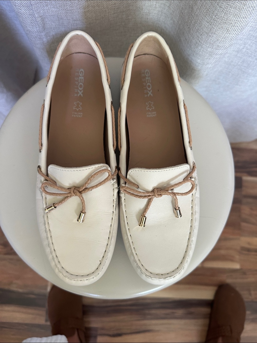 Geox Respira Women's Cream Leather Moccasin Loafers with Bow Accent